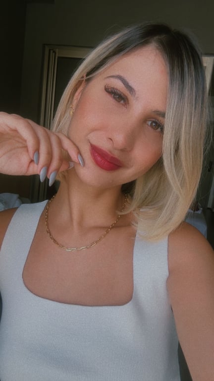 Mel loira - Massoterapeuta