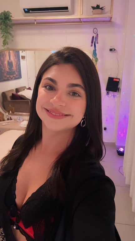 Lari - Massagem Tântrica e Vivência Nuru, Spa e Dominatrix 