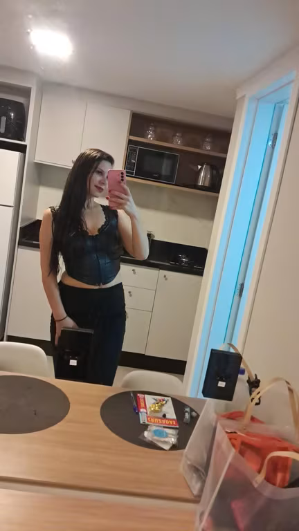 PATRICIA HEINZ Terapeuta Sensorial Massagem tântrica