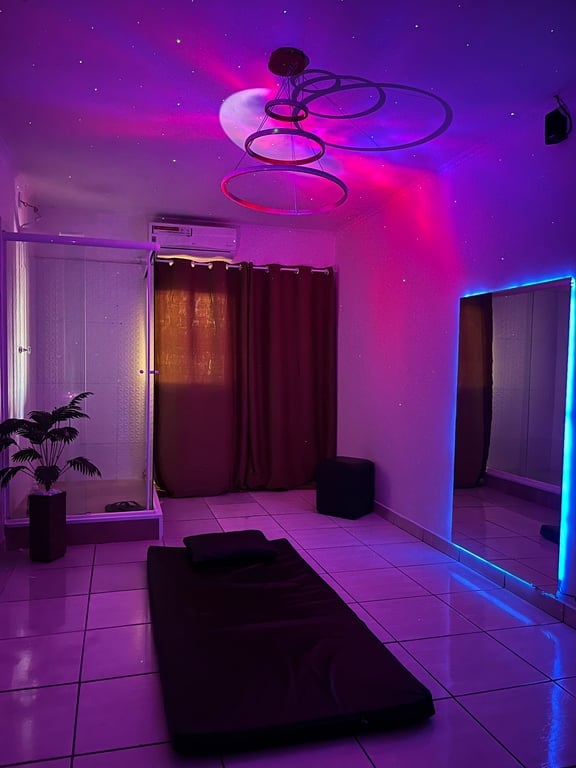Dandara Relaxe seu corpo... E desperte todos os seus sentidos Massagem