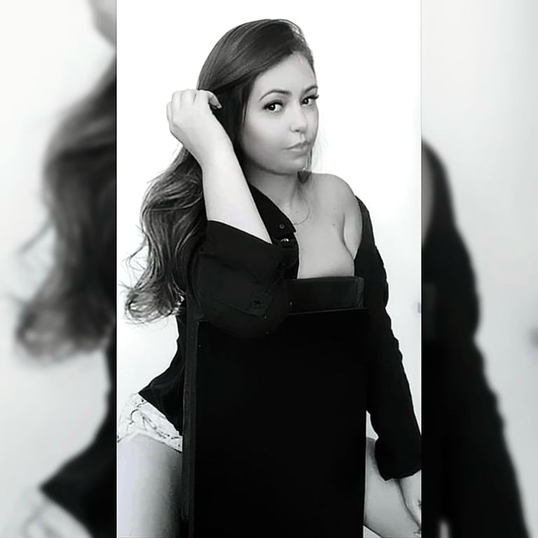 Seu momento de relaxar com massagens com toques profundos.