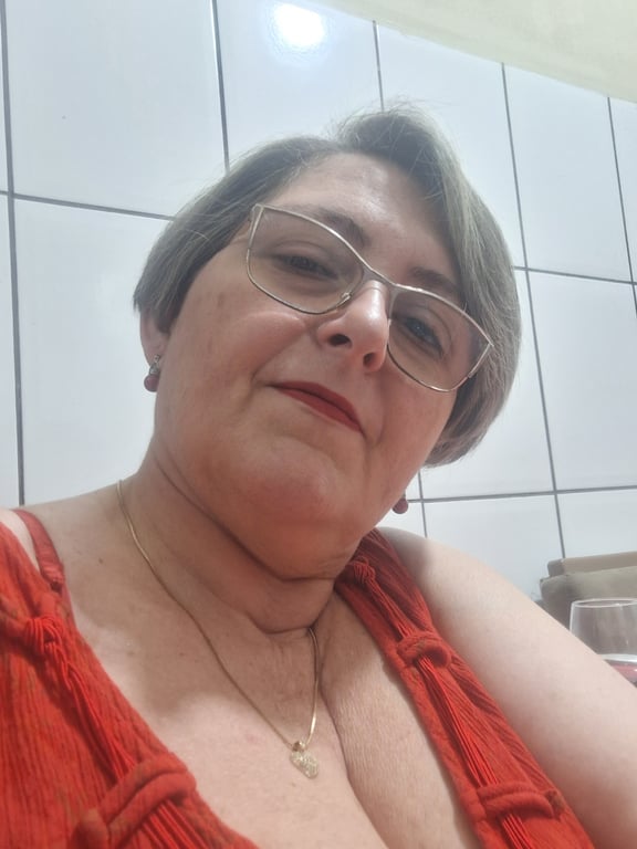 Paty Terapeuta há 26 anos especialista no Tantra e Nuru Vivência Mútua