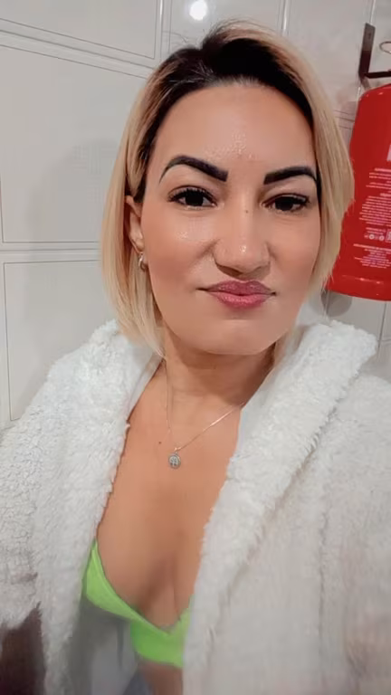 Karina massagem tantrica, relaxante Massagem em