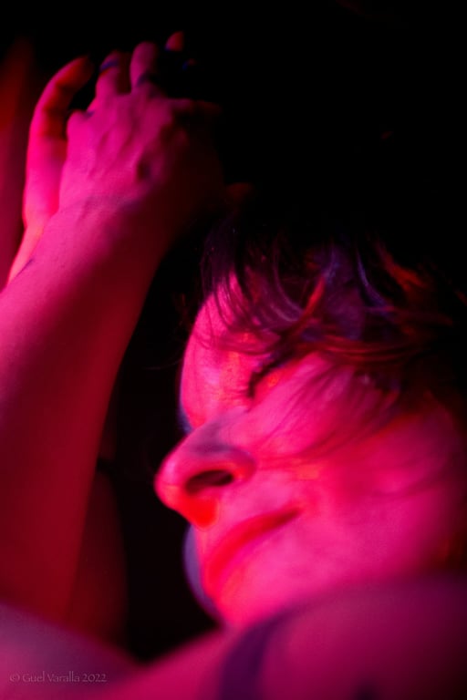 Em FLORIPA! PsicoTântra (online) e Massagens Orgásticas! Só vem!!!