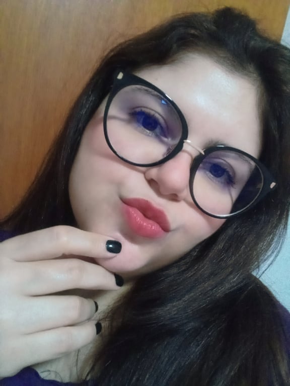 Branquinha linda das mãos de fada!vem sentir o toque das minhas mãos!