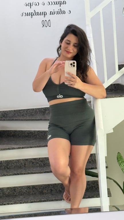 Layla Massoterapeuta - Massagem Neotântrica e Nuru