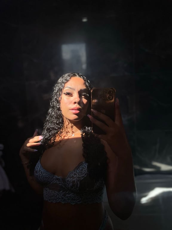 Karina Vivência mútua Massagem