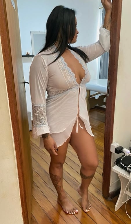 Ísis Brandão a melhor massagem você encontra aqui