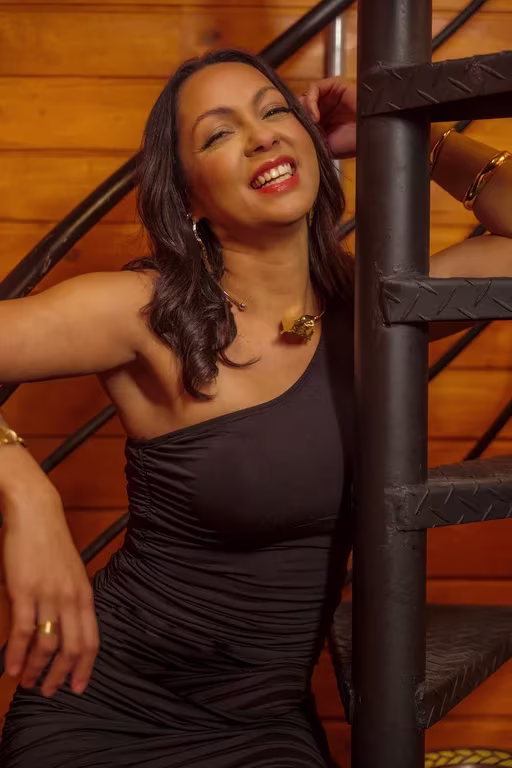 Laura Lins Massoterapeuta Sensual Experiência sensorial Exclusiva. Massagem tântrica