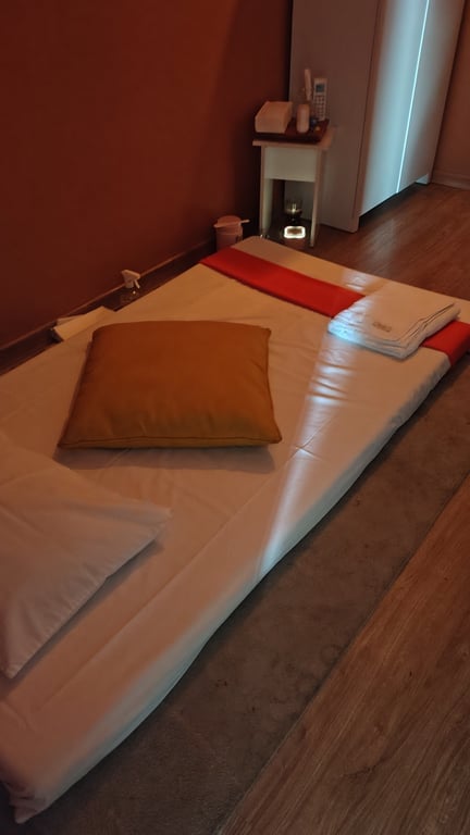 terapeuta Faça seus horários. Atenda quando quiser. Ótimas salas para massagem Faça seus horários. Atenda quando quiser. Ótimas salas para massagem