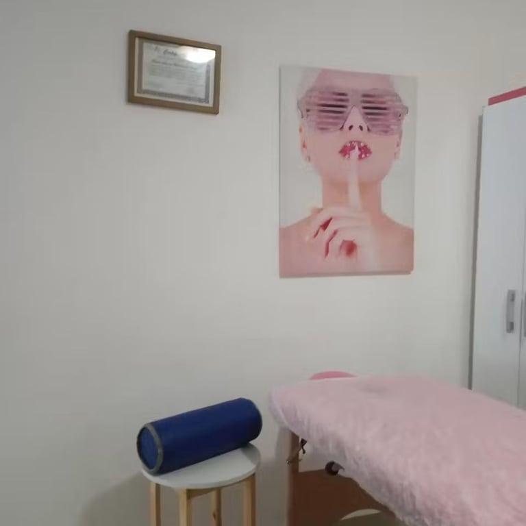 Simone massagista profissional venha relaxar da melhor forma! Massagem tântrica em
