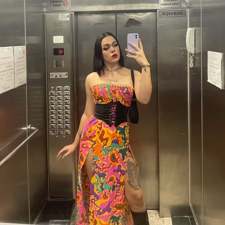 Thallia Angel (menina trans) Massagem em