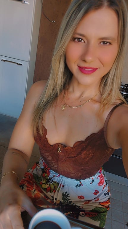 Rebeca Rodrigues - Massoterapeuta Nuru Massagista Rebeca Rodrigues - Massoterapeuta Nuru Massagista