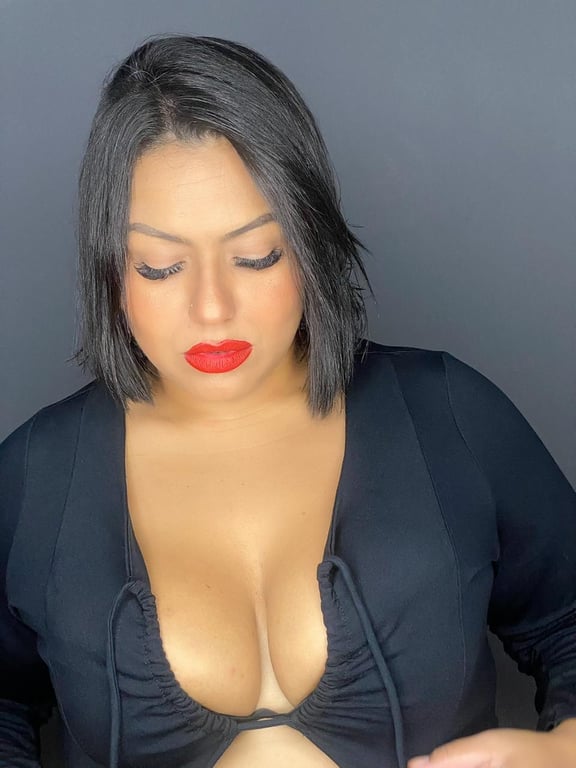 Manuela - Hoje o controle não é seu Massagem em Manuela - Hoje o controle não é seu Massagem em