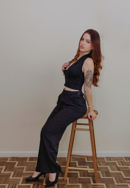 Emilly Salomão - Terapias tântrica e nuru Massagem tântrica em