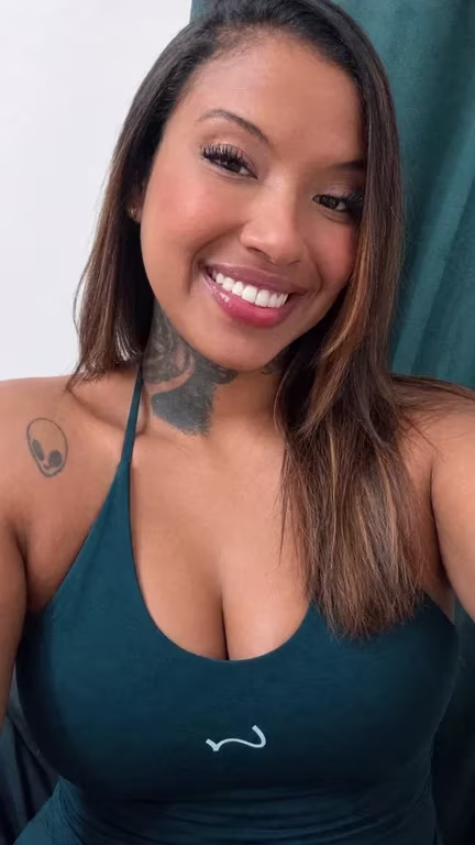 Mia uma experiencia acolhedora, tranquila e profissional Massagem sensual em