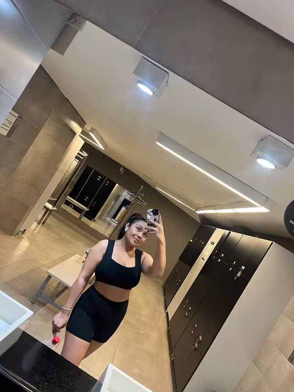 Especialista em massagem relaxante e nuru Massagem tântrica em