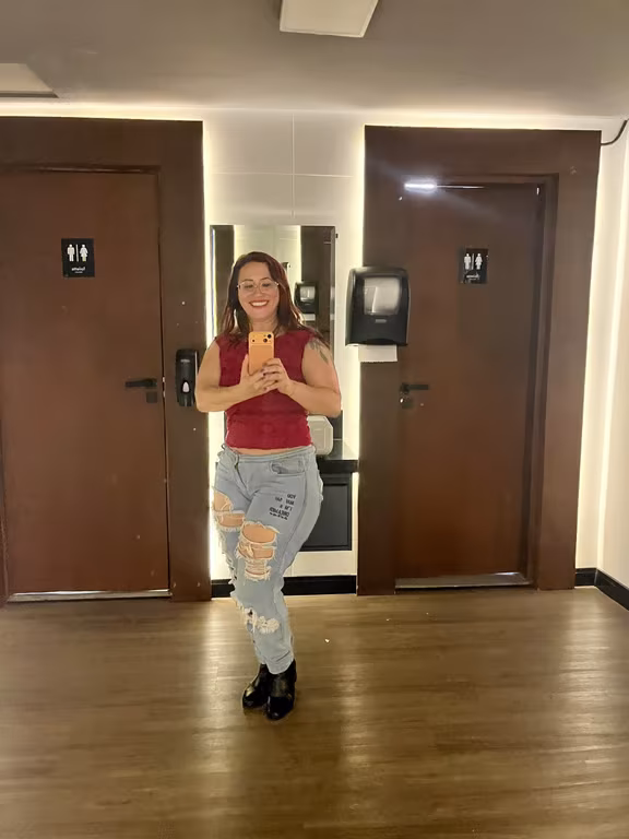 Kate Massoterapeuta que desliza nas suas tensões Massagem nuru em