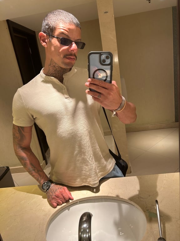 Léo Luz Terapeuta Holístico e sensorial Massagem nuru