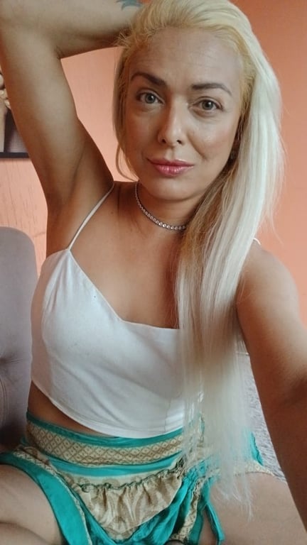 Lilian Massagista Tantrica Nuru e Mix Erotica Com Local Massagem