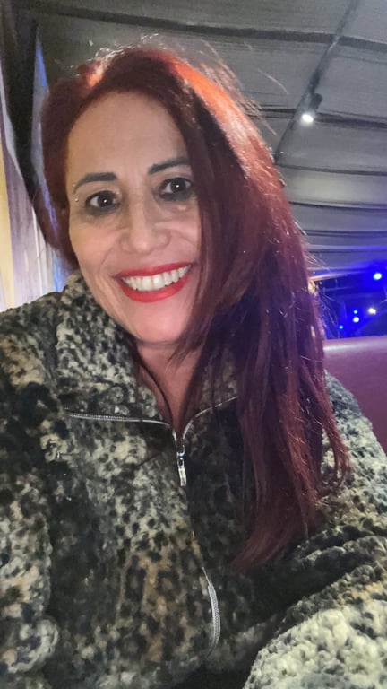 Katya Venha conhecer a massagem que te deixa de pernas bambas