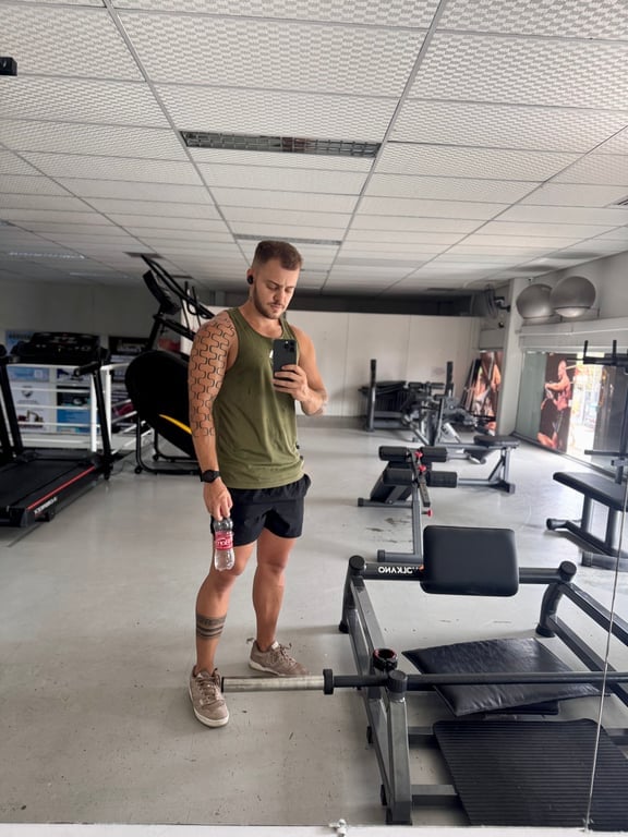 Tales Maggio - sensual / nuru / tântrica / vivência/ shibari 