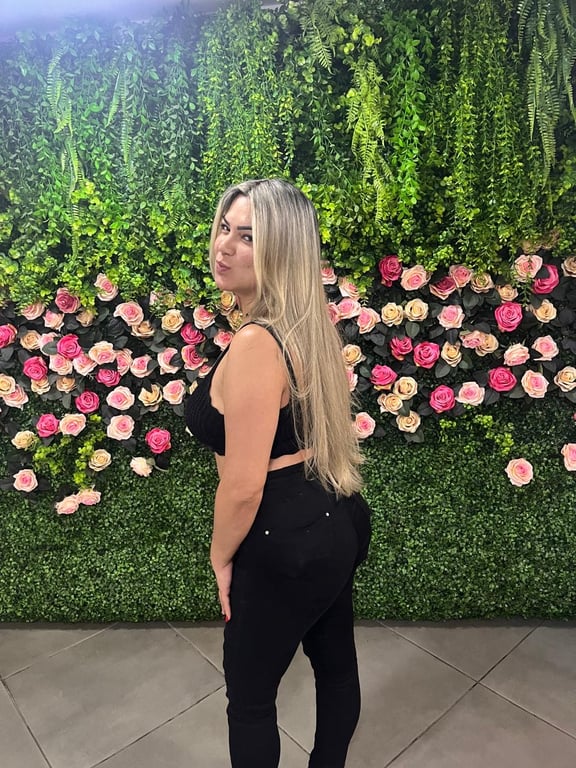Emanuelle especialista trantrica e nuru