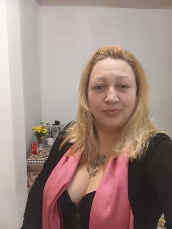 Lise Massagem Tântrica Surya Terapêutica e energética