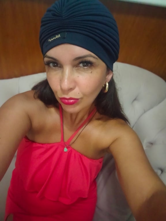 Karina Luiz - Massoterapeuta Holísticas Promovendo o Relaxamento 