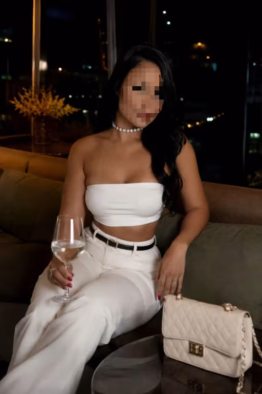 Bel Lins | Massagem Sensual e Relaxante com Toque Especial 24Hs