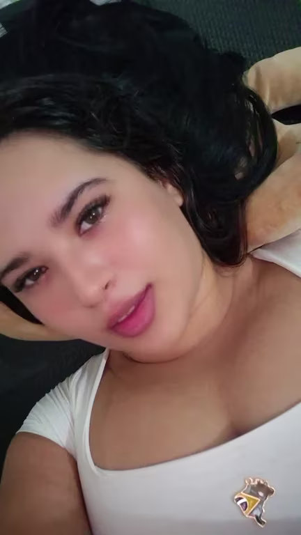 Ayssa massagista, companhia perfeita. Massagem em