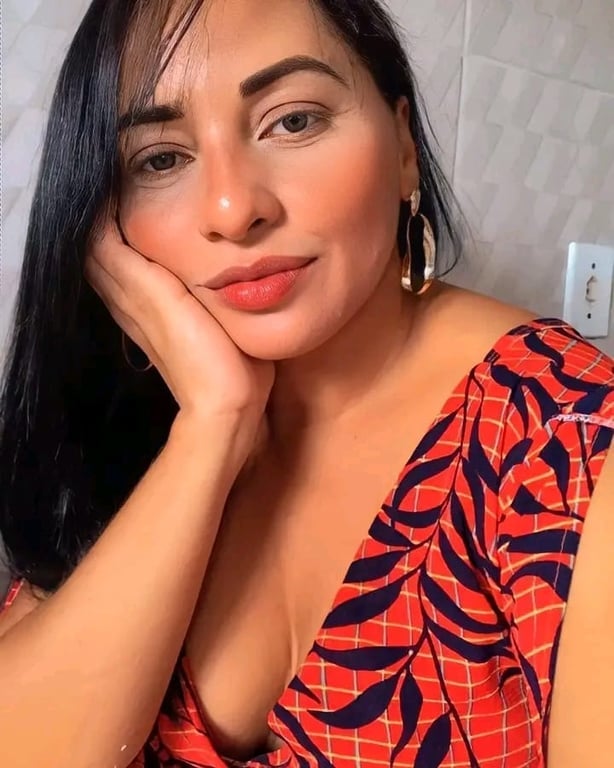 TERAPEUTA TÂNTRICA Massagem