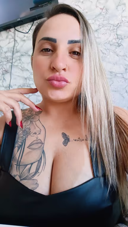 Massagem relaxante e nuru com um toque a mais