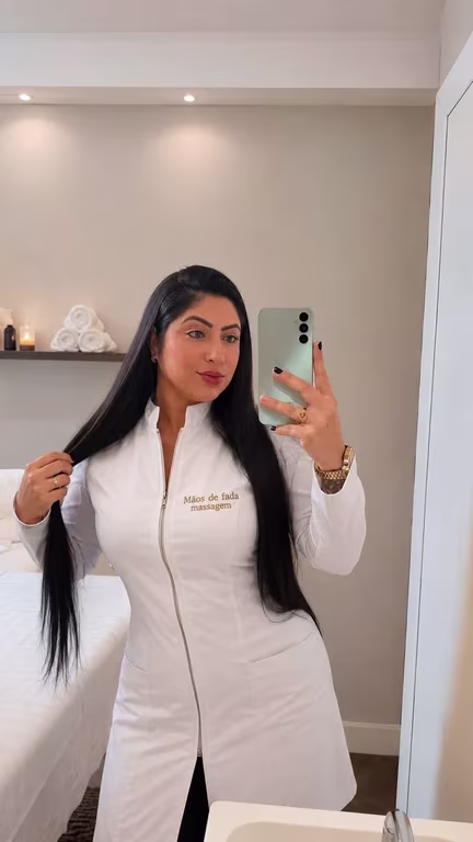 Jenifer Cardoso * atendimentos voltados ao relaxamento e bem estar Massagem em