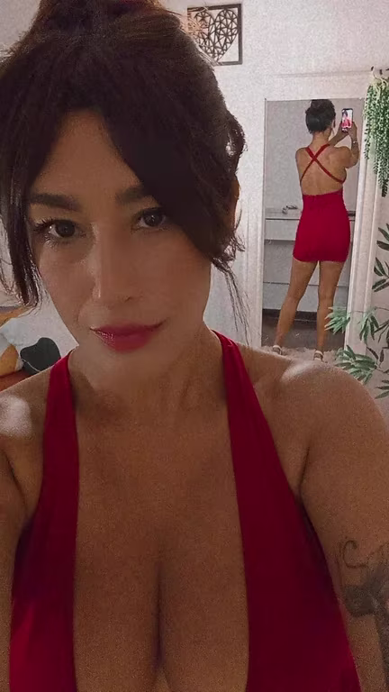 Rebecca técnica suave e cuidadosa com local próprio