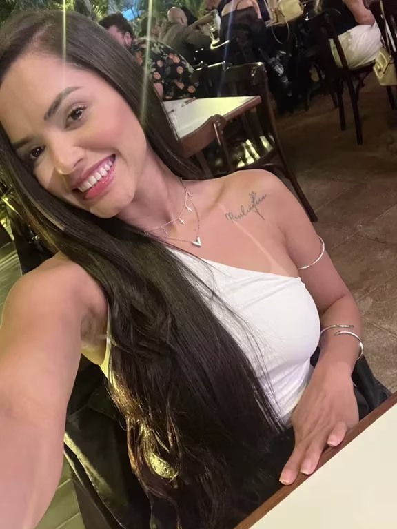 Bella Especialista em massagens relaxantes e sensuais! Massagem