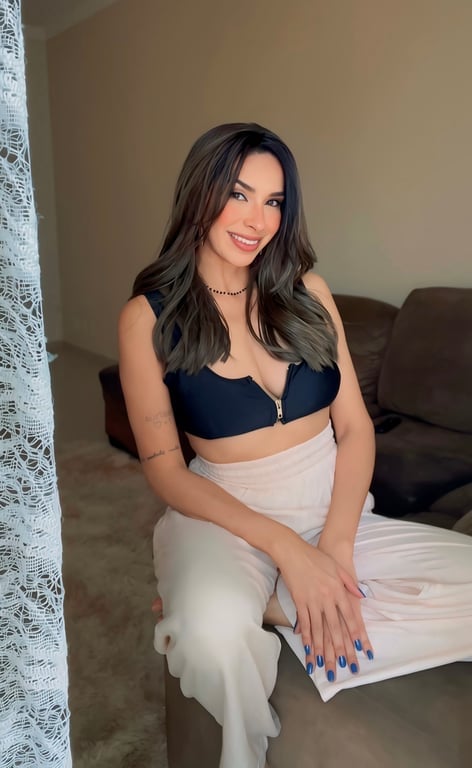 Sabrina Muniz profissional Nuru Tântrica relaxante muscular Massagem nuru em