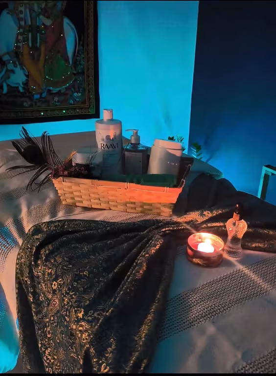 Suryah Terapeuta Tântrica Corporal Massagem
