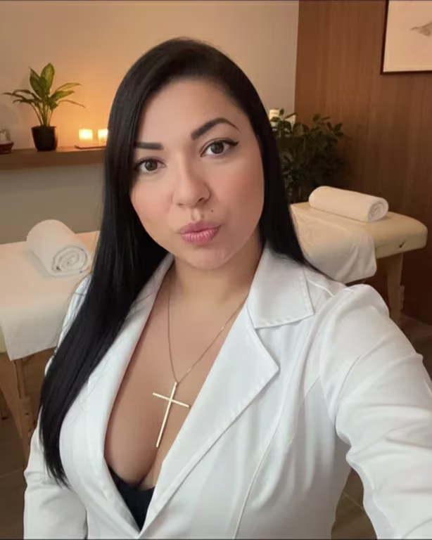 Emily massagem sensual tantra. Massagista em