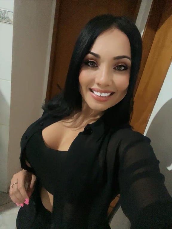 Júlia Mineirinha, massoterapeuta sensual!