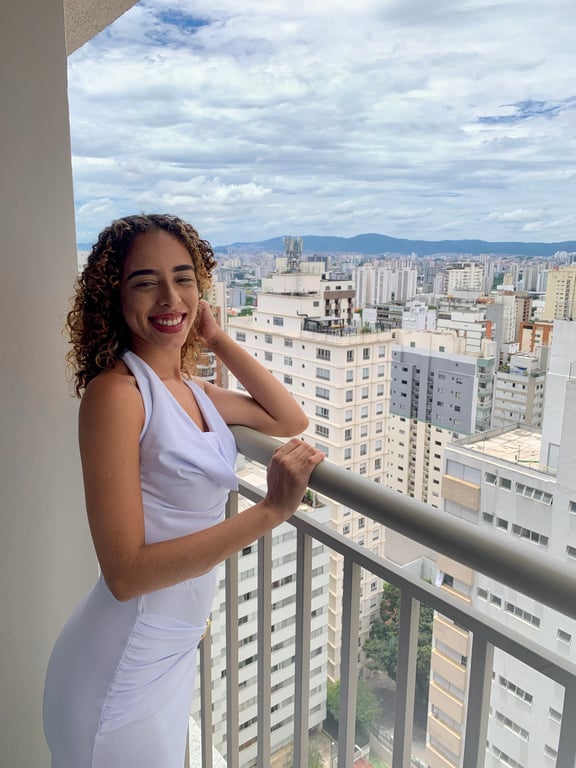 Malu Santana mãos de fadas 