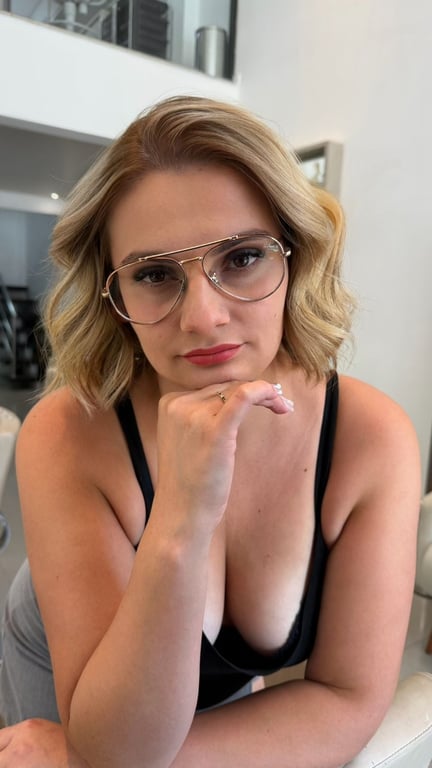 Realizo todas as massagens Massagem Realizo todas as massagens Massagem