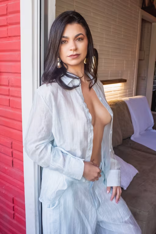 Lari Machado Massagem Terapêutica, Sensual e Entretenimento