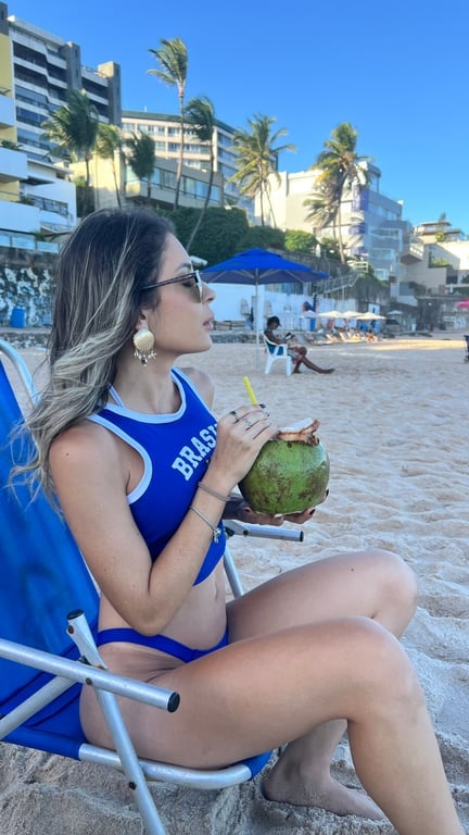 terapeuta Sou a Mel. O relaxamento que você procura começa no primeiro toque! Sou a Mel. O relaxamento que você procura começa no primeiro toque!