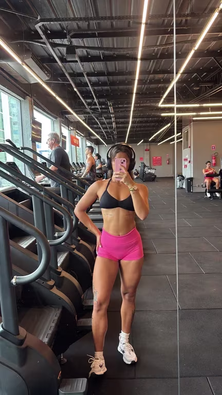 Terapeuta Elayne Seu corpo merece ser tocado com respeito e presença
