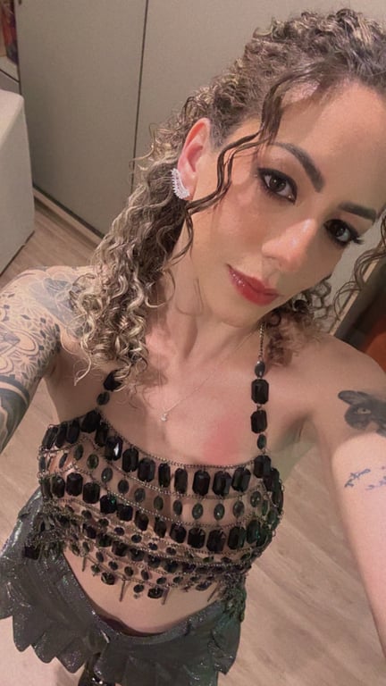 Carla massagem tântrica/ nuru/ shibari/ vivências 