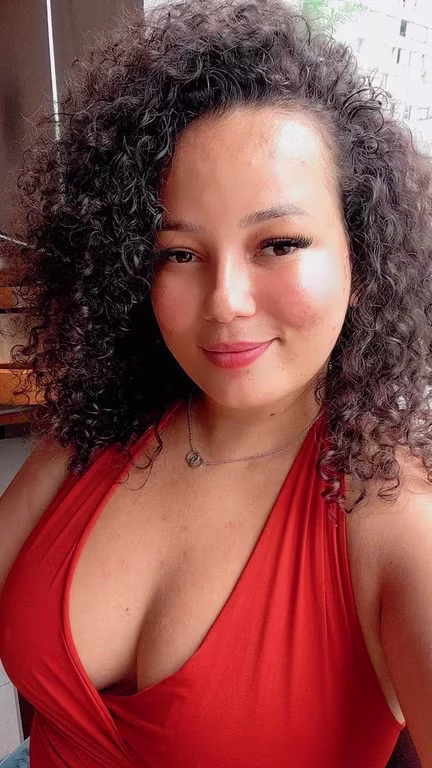 Viviane lopes Permita se um dia de relaxamento! Massagem sensual em