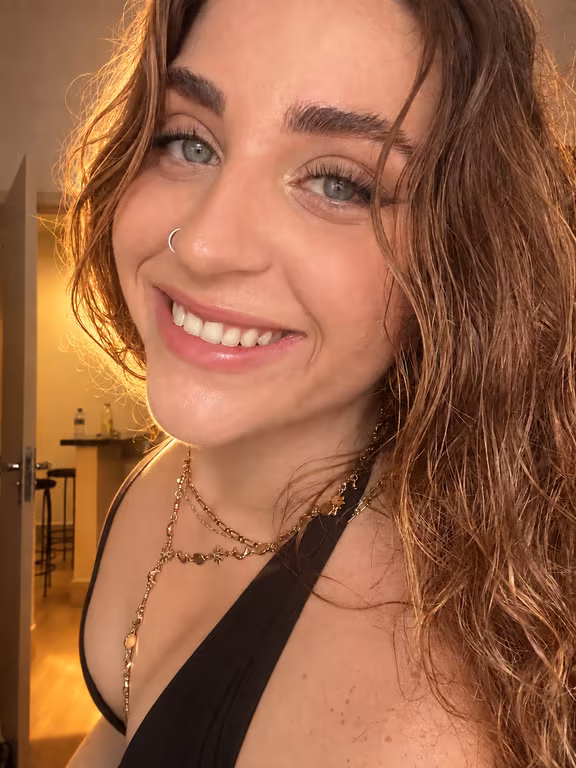 Melissa, uma amiga! Chama e passo o zap dela
