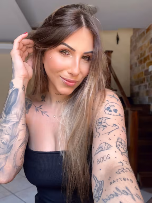 Dayana Especialista em massagens sensoriais Massagem nuru em