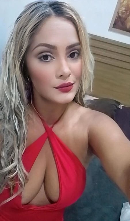 Terapeuta nova na cidade, curta temporada. 